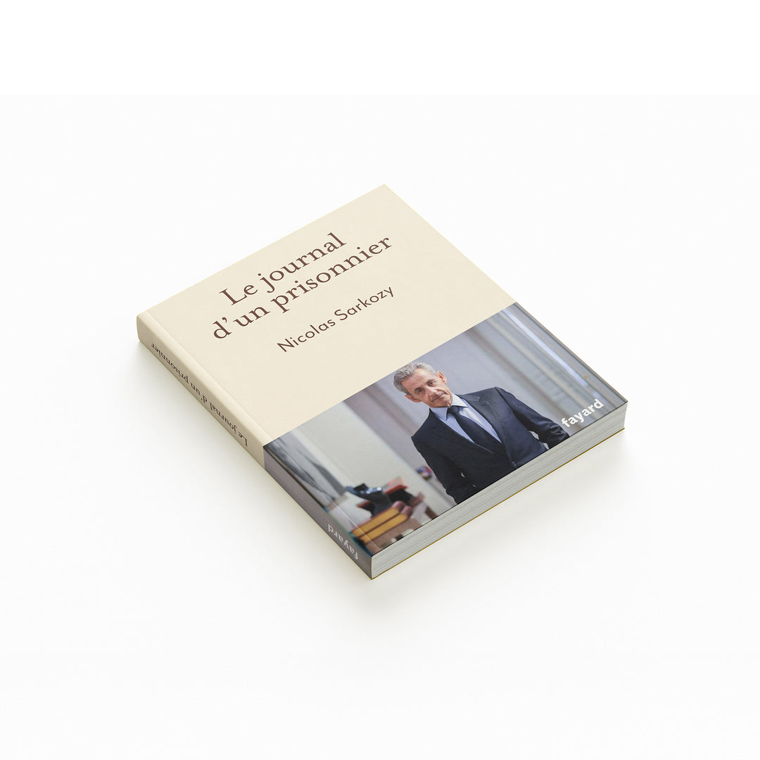 mokup de livre " Le journal d'un prisonnier " par Nicolas Sarkozy