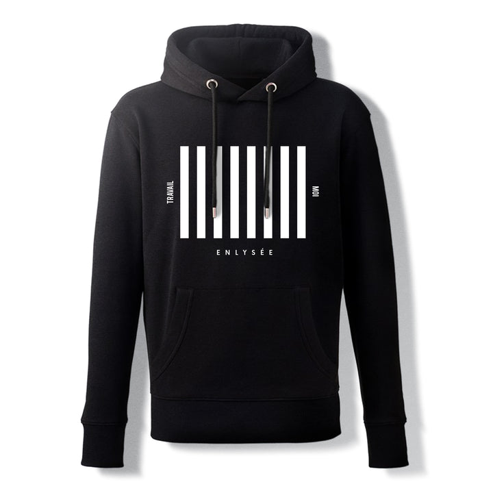 Sweat noir pour traverser la rue